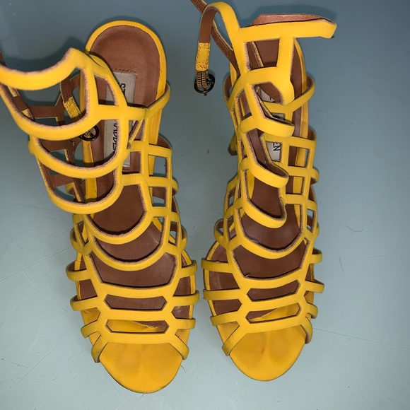 Heels - Picture 2 of 4